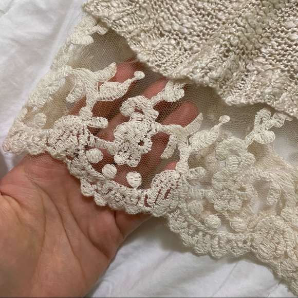 Knit sweater with lace detail size M/L - Picture 4 of 4